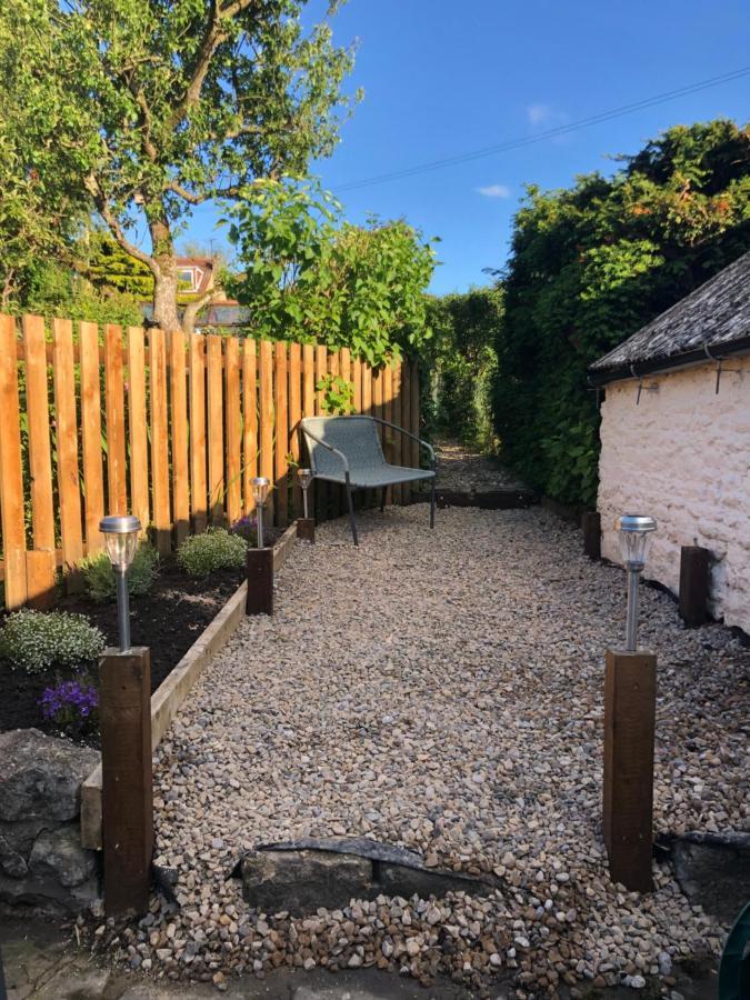 Hill Cottage, Thornton-Le-Daleソーントン・デール エクステリア 写真
