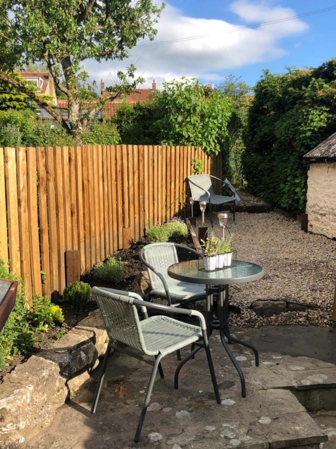 Hill Cottage, Thornton-Le-Daleソーントン・デール エクステリア 写真