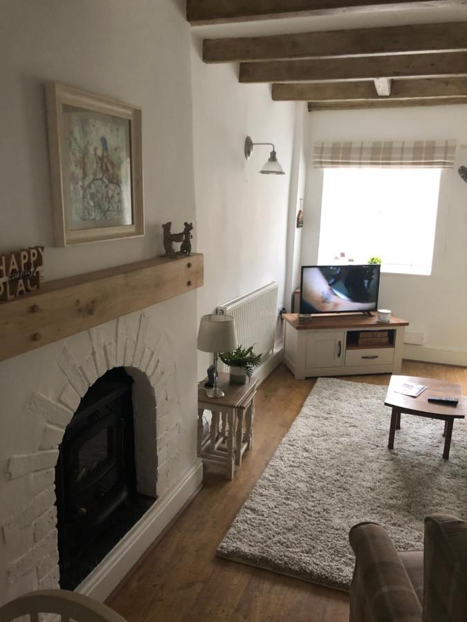 Hill Cottage, Thornton-Le-Daleソーントン・デール エクステリア 写真