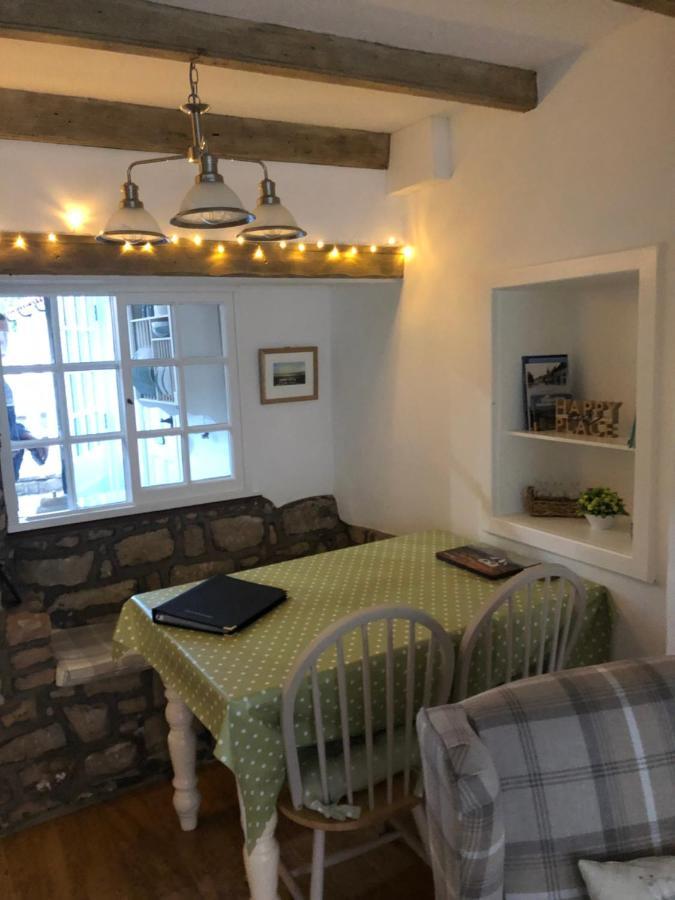 Hill Cottage, Thornton-Le-Daleソーントン・デール エクステリア 写真